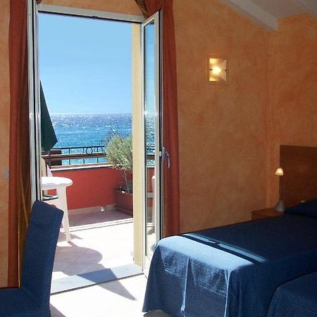 Bed and Breakfast Acqua Di Mare Bordighera Exterior foto